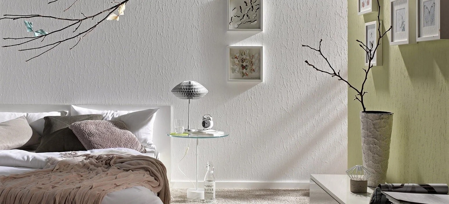 Популярные материалы для стен: от обоев до декоративной штукатурки